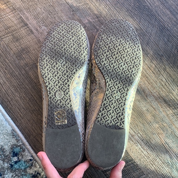Tory Burch Flat - silver snake print - Picture 3 of 3